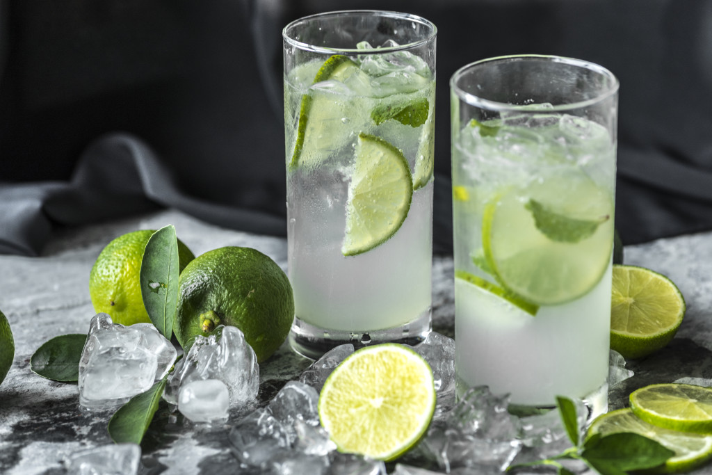 Fresh lime drinks macro shot